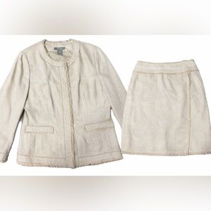Ann Taylor Bouclé Tweed Skirt Suit Set Beige Fringe Trim Chanel Style Size 6